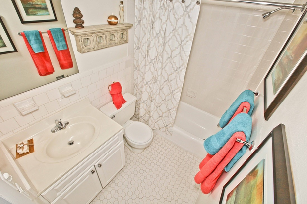 Images Fairfax Square