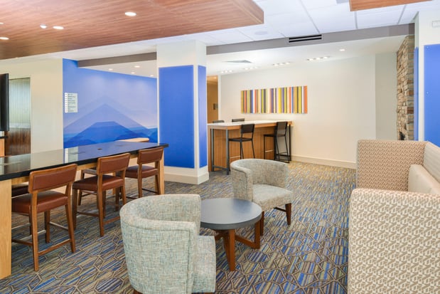 Images Holiday Inn Express & Suites Chadron by IHG