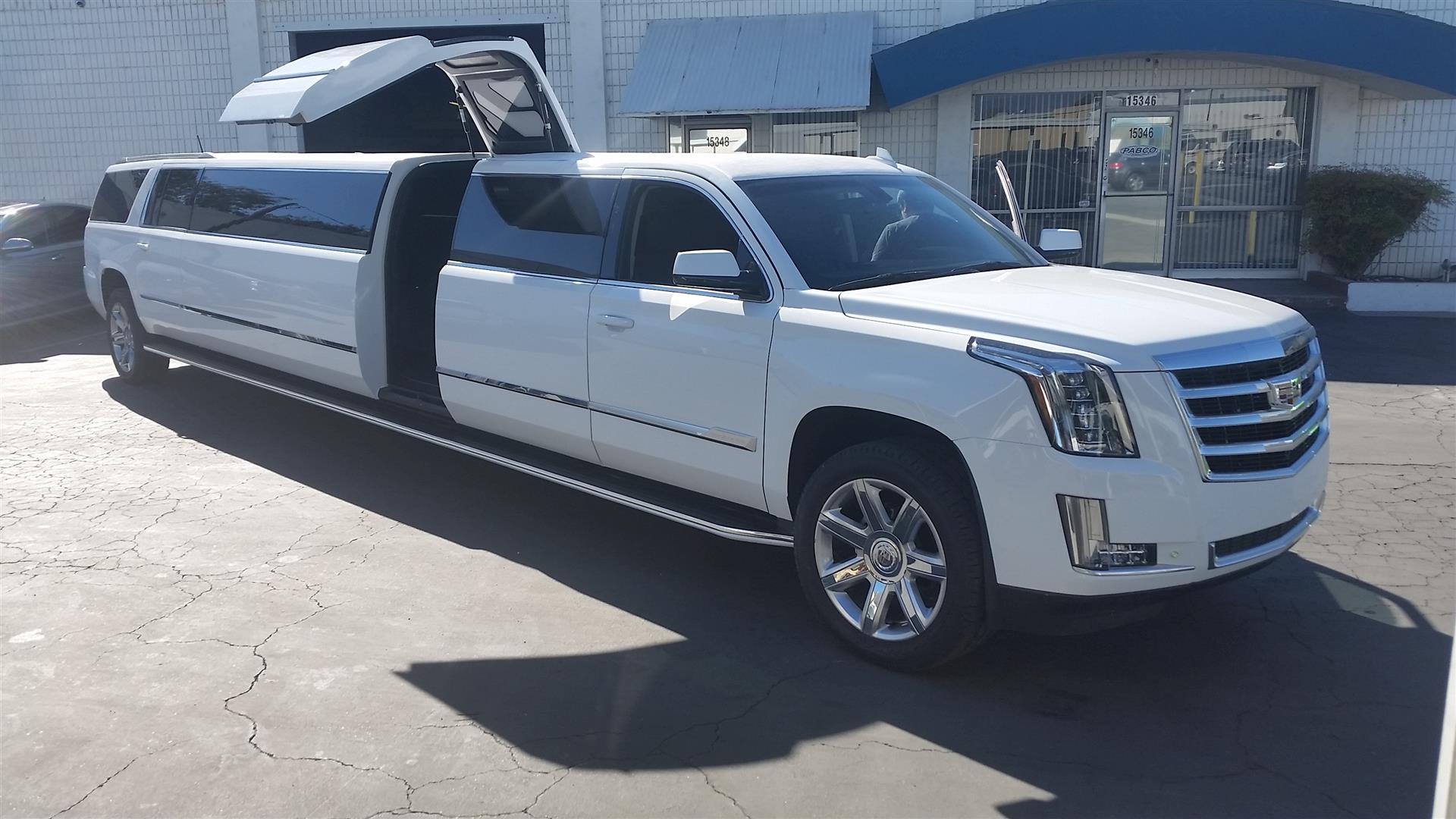 Pinnacle Limousines Manufacturing