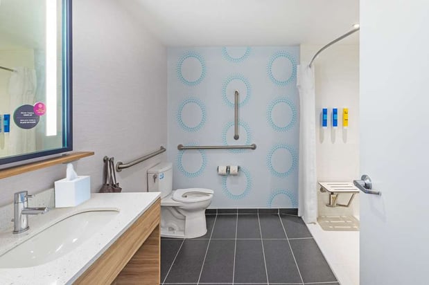 Images Tru by Hilton Laredo Airport