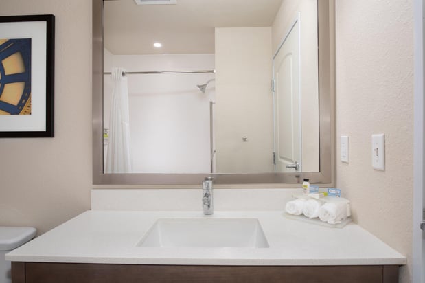 Images Holiday Inn Express & Suites Manhattan by IHG