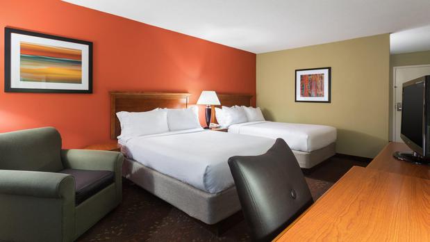 Images Holiday Inn Cincinnati-Riverfront, an IHG Hotel