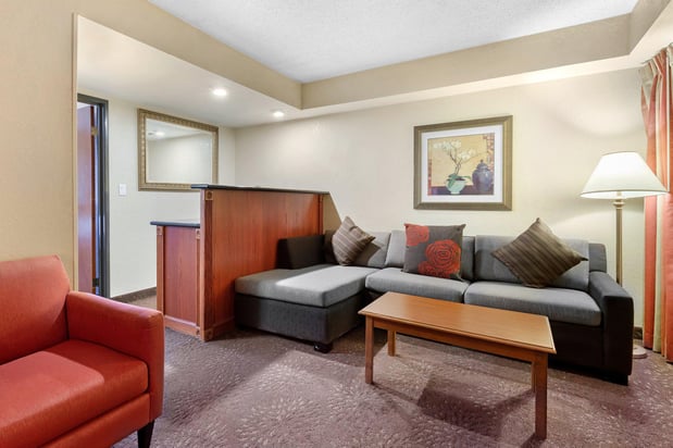 Images Holiday Inn Express Chicago-Downers Grove by IHG