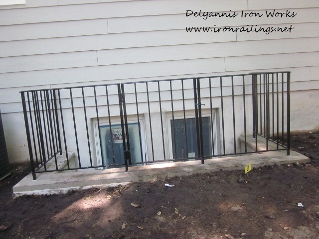 Window well railing with gate (iron)