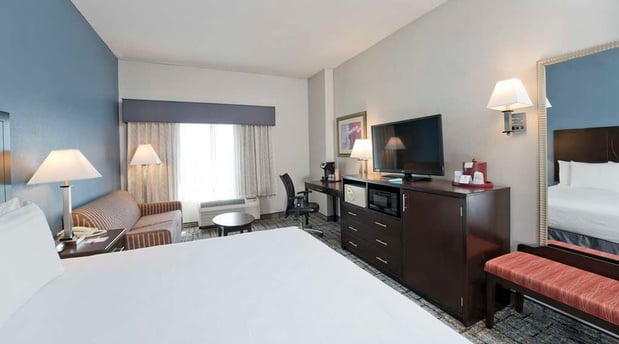 Images Best Western Plus Hotel & Conference Center