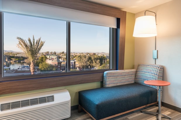 Images Holiday Inn Express & Suites Lake Havasu - London Bridge by IHG