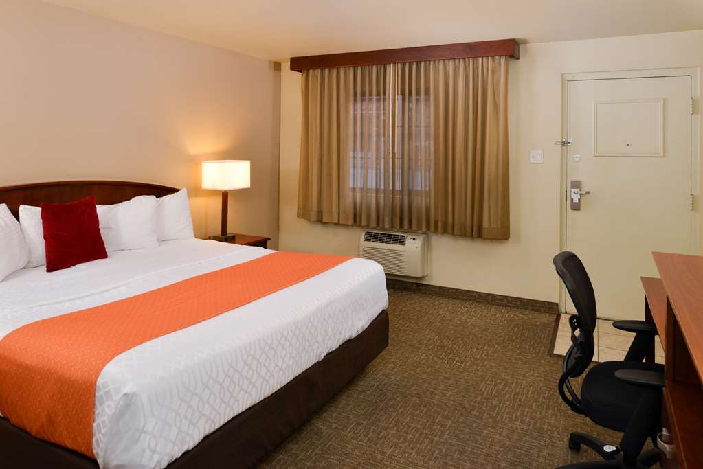 Standard King Guest Room Best Western University Inn Fort Collins (970)484-2984
