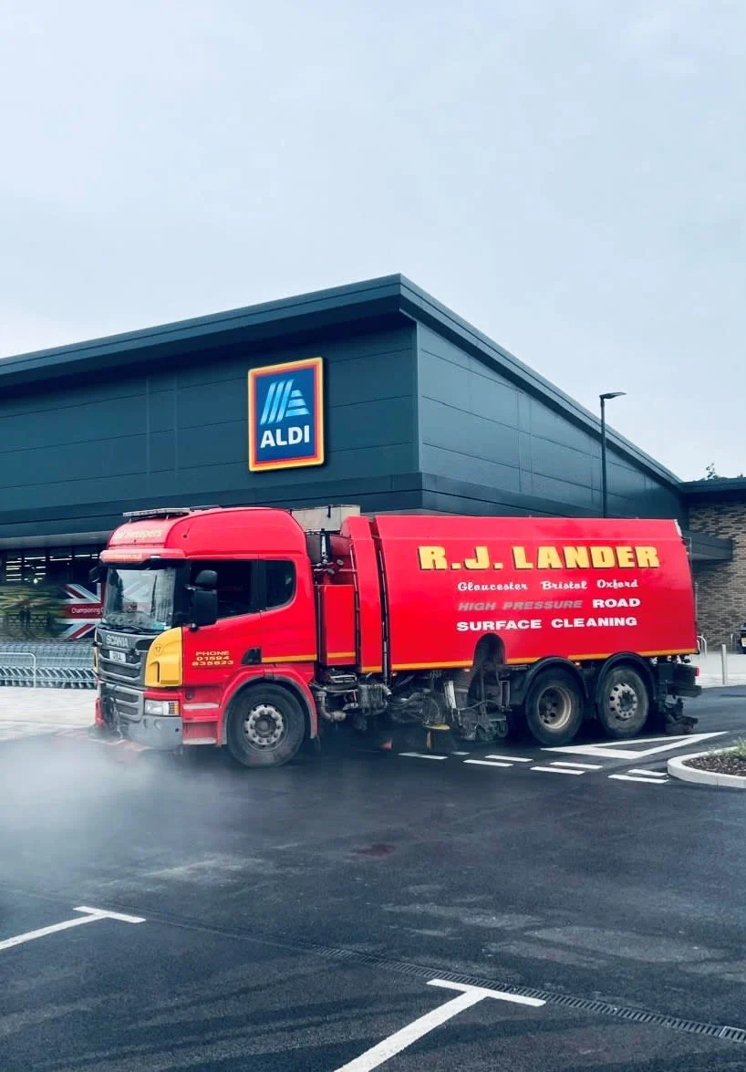 Images R J Lander Ltd