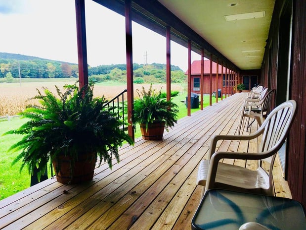 Images Redwood Inn & Suites