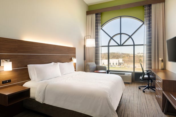 Images Holiday Inn Express & Suites Opelika Auburn by IHG