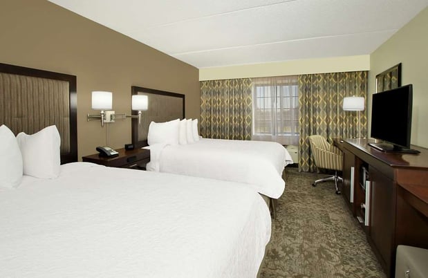 Images Hampton Inn & Suites Rockville Centre