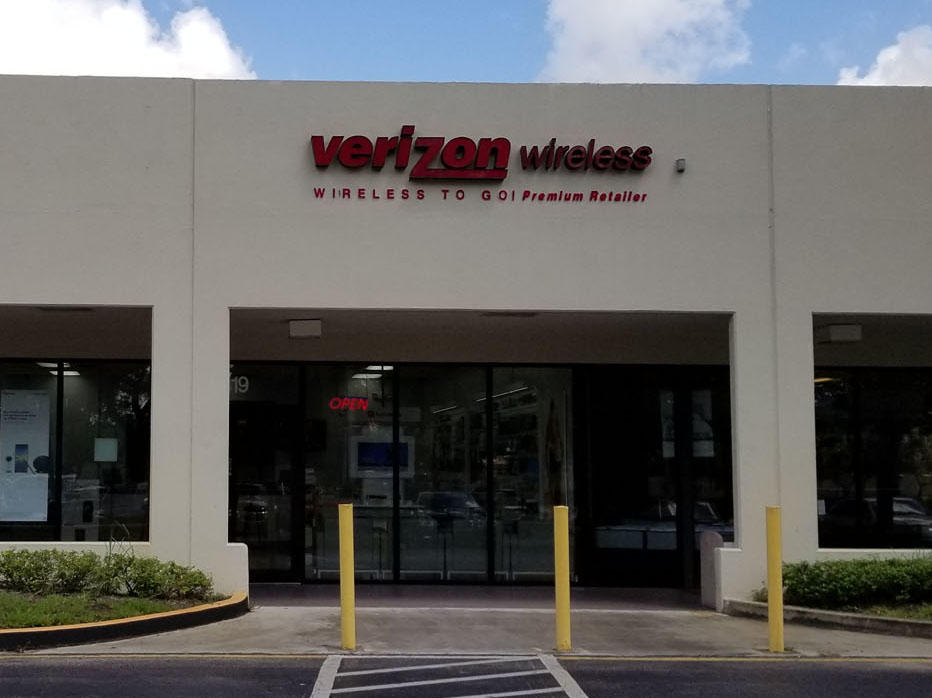 Verizon Authorized Retailer – GoWireless Photo