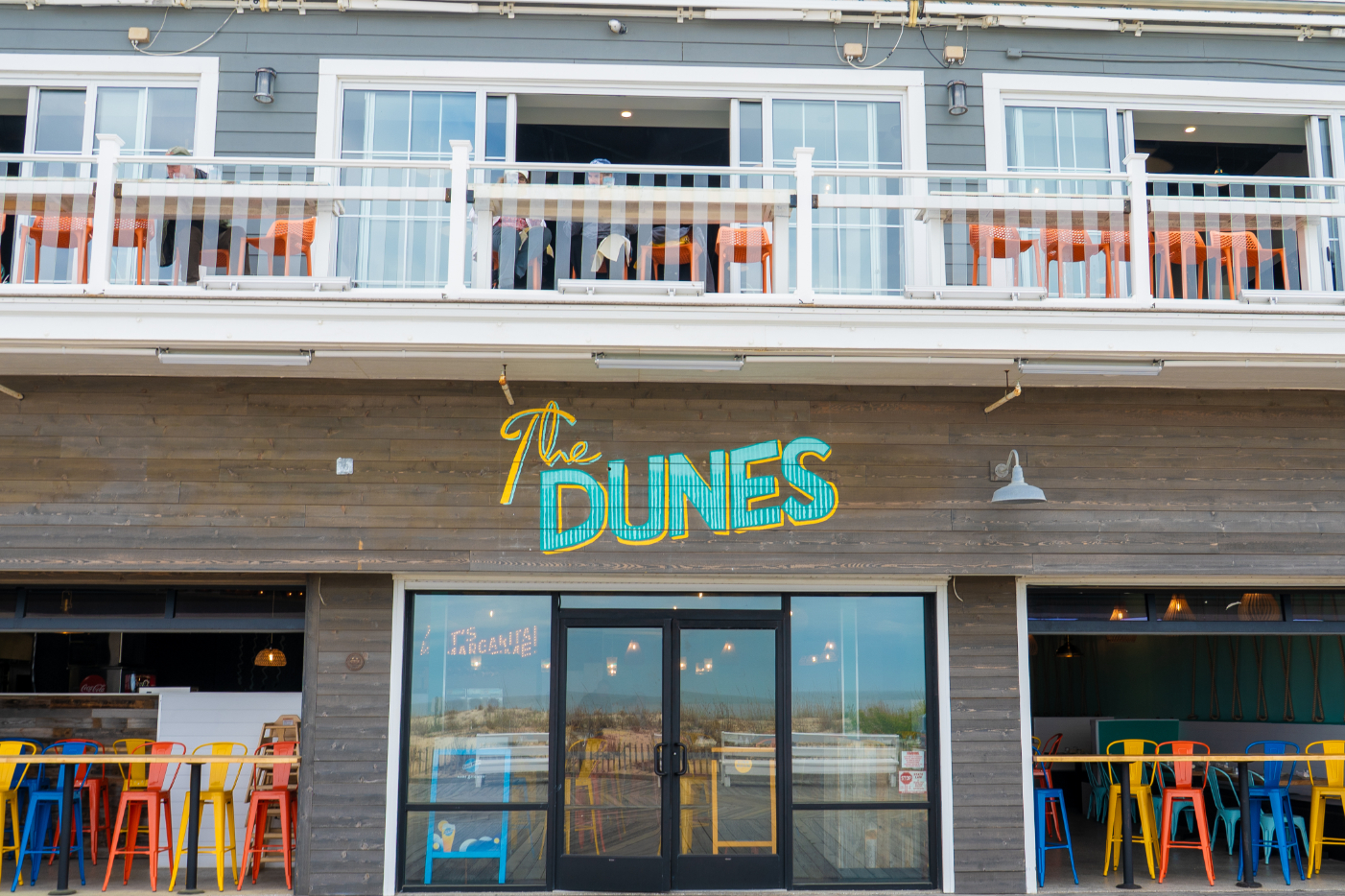 The Dunes Rehoboth Beach offers a relaxed, convenient stay near the Delaware beaches, with easy access to Rehoboth Beach, Dewey Beach, the boardwalk, restaurants, shopping, and coastal attractions.