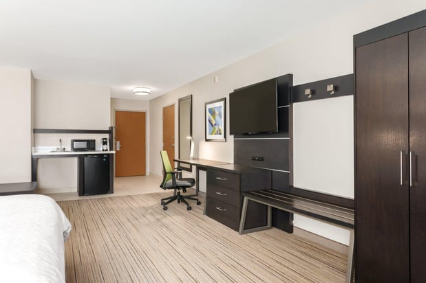 Images Holiday Inn Express & Suites Lawton-Fort Sill by IHG