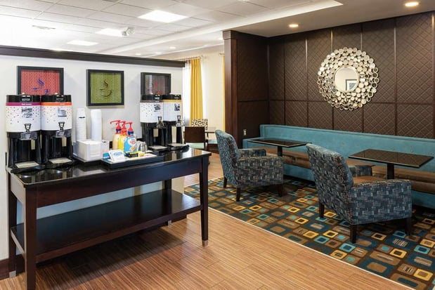 Images Hampton Inn & Suites Cleveland-Airport/Middleburg Heights