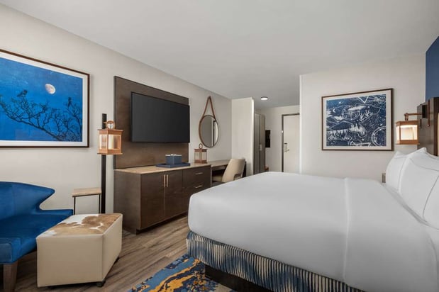 Images Hotel Westport Kansas City, Tapestry Collection by Hilton
