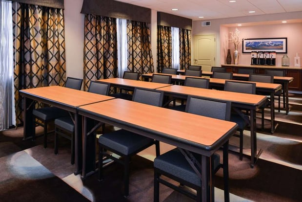 Images Hampton Inn & Suites Denver-Speer Boulevard