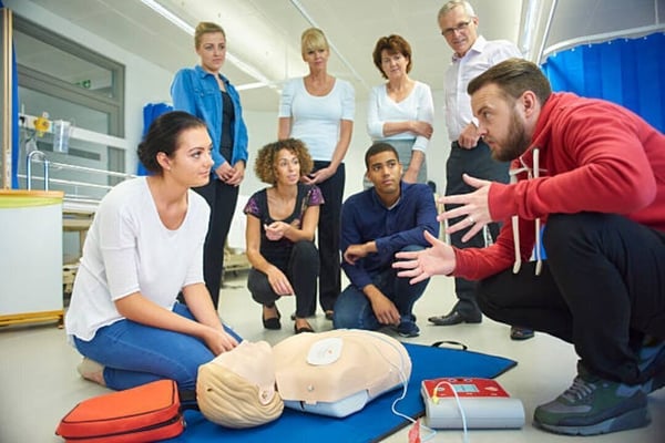 Bilder Erste-Hilfe, Brandschutzhelfer, Ausbildung, Beratung, Notfalltraining, Bildung und Betreuung