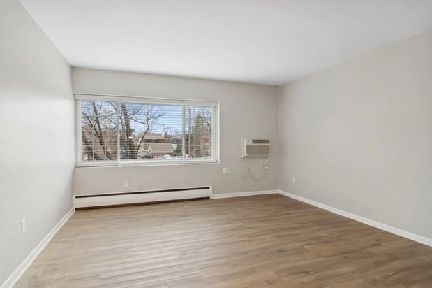 Images Cove at Linden Hills