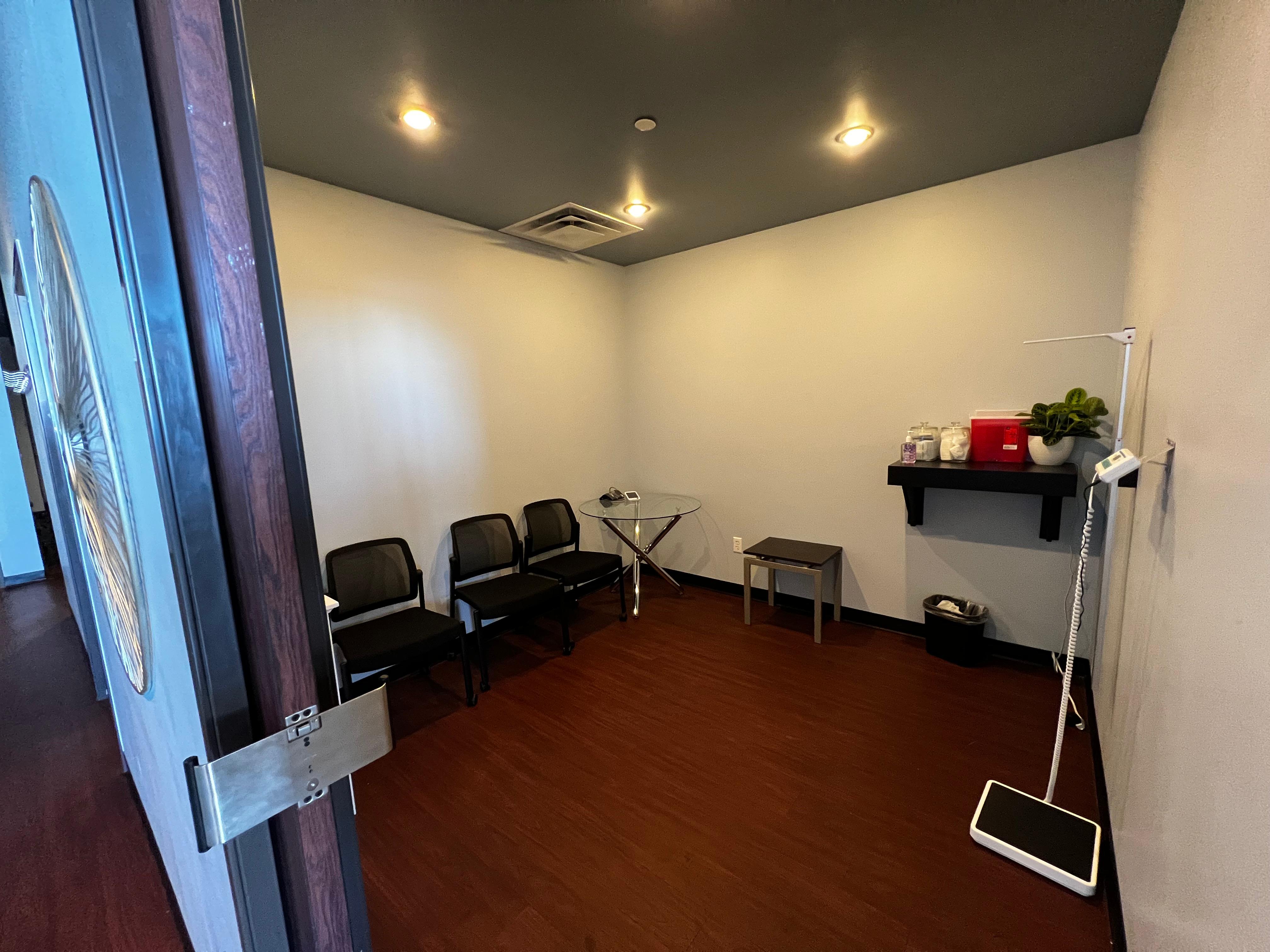 Medical Health Solutions is a medical clinic in Edgewater, CO that specializes in medical weight loss. The program helps patients lose weight without hunger, dieting or exercise. The plan is affordable, easy to follow and doctor approved. Call us today to get started.