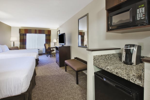 Images Holiday Inn Express & Suites Wheeling by IHG