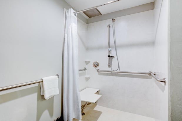 Images Holiday Inn & Suites Lafayette North by IHG