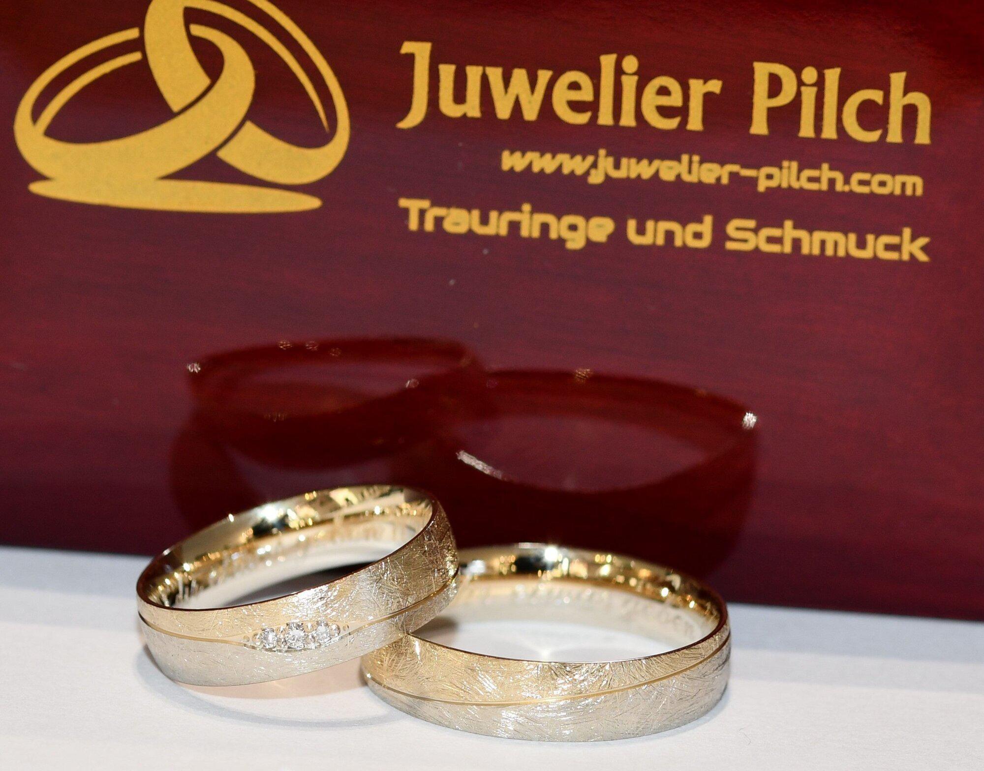 Bild 2 Trauringstudio Erding - Trauringe Verlobungsringe Schmuck by Juwelier Pilch in Erding