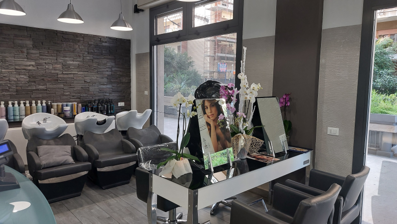 Images The Phoenix Hair & Beauty di Roberta Burgio