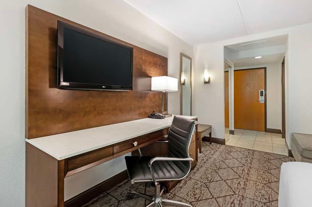 Images Best Western Plus Longbranch Hotel & Convention Center