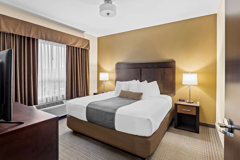 Images Best Western Plus Lacombe Inn & Suites
