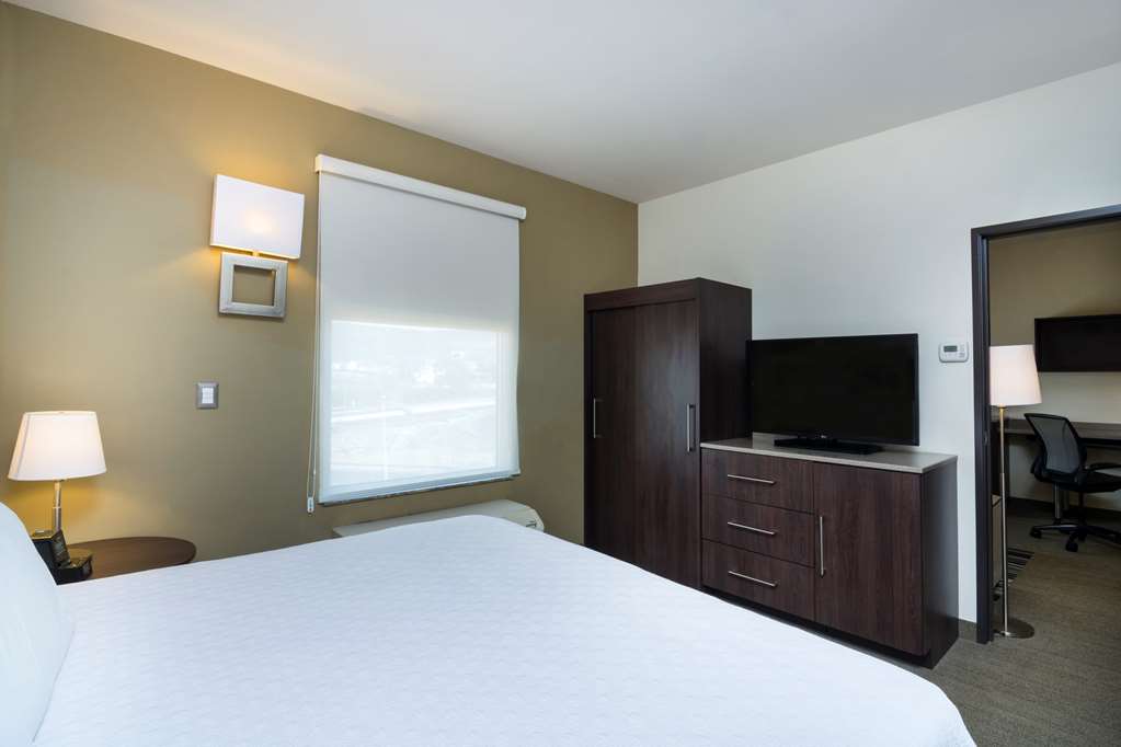 Images Homewood Suites by Hilton Queretaro