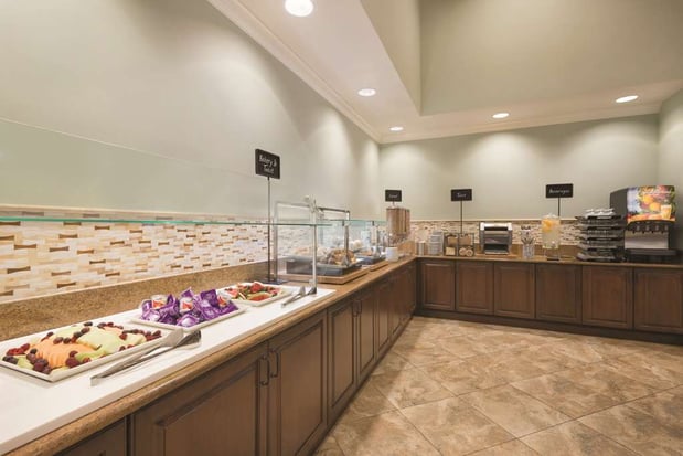 Images Embassy Suites by Hilton Savannah Historic District