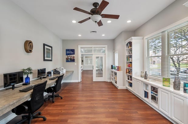Images Silver Spring Station Apartment Homes