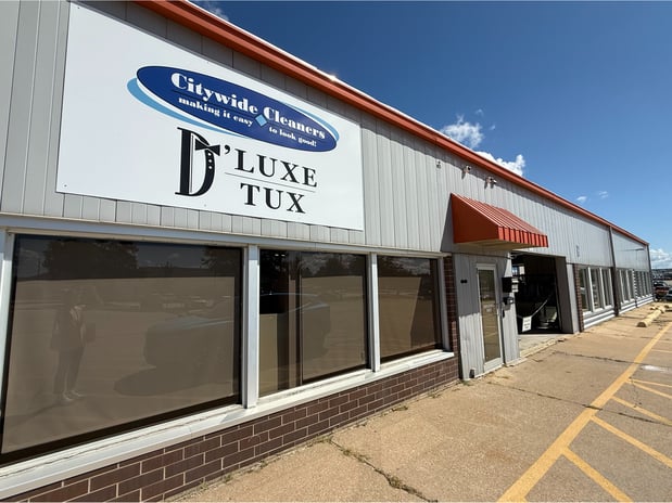 Images D'Luxe Tux