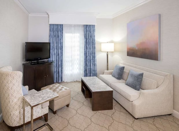 Images Hampton Inn & Suites Charlotte/SouthPark at Phillips Place