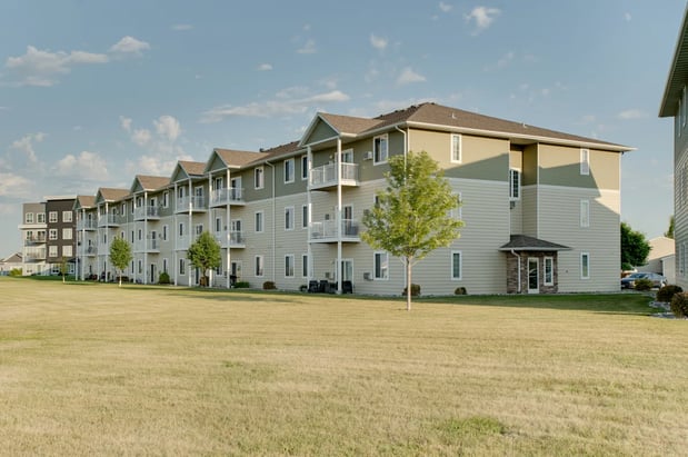 Images Lakestone Apartments