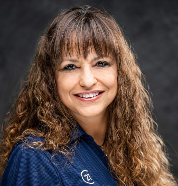 Images Marie McLaughlin - Century 21 Alliance Realty