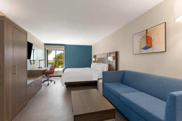 Images Holiday Inn Express & Suites Tampa Airport by IHG