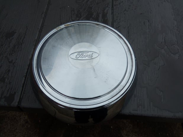 Images Chuck & Sons Hub Caps