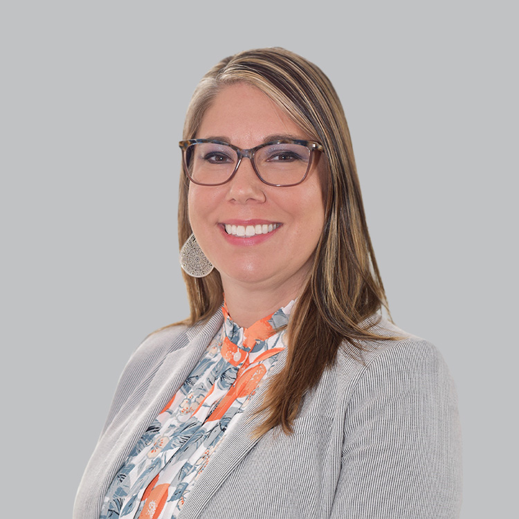 Headshot of Karen Feinblatt, a wealth advisor at Chase