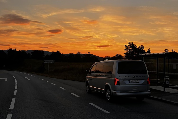 Images Landa Taxibuss AS