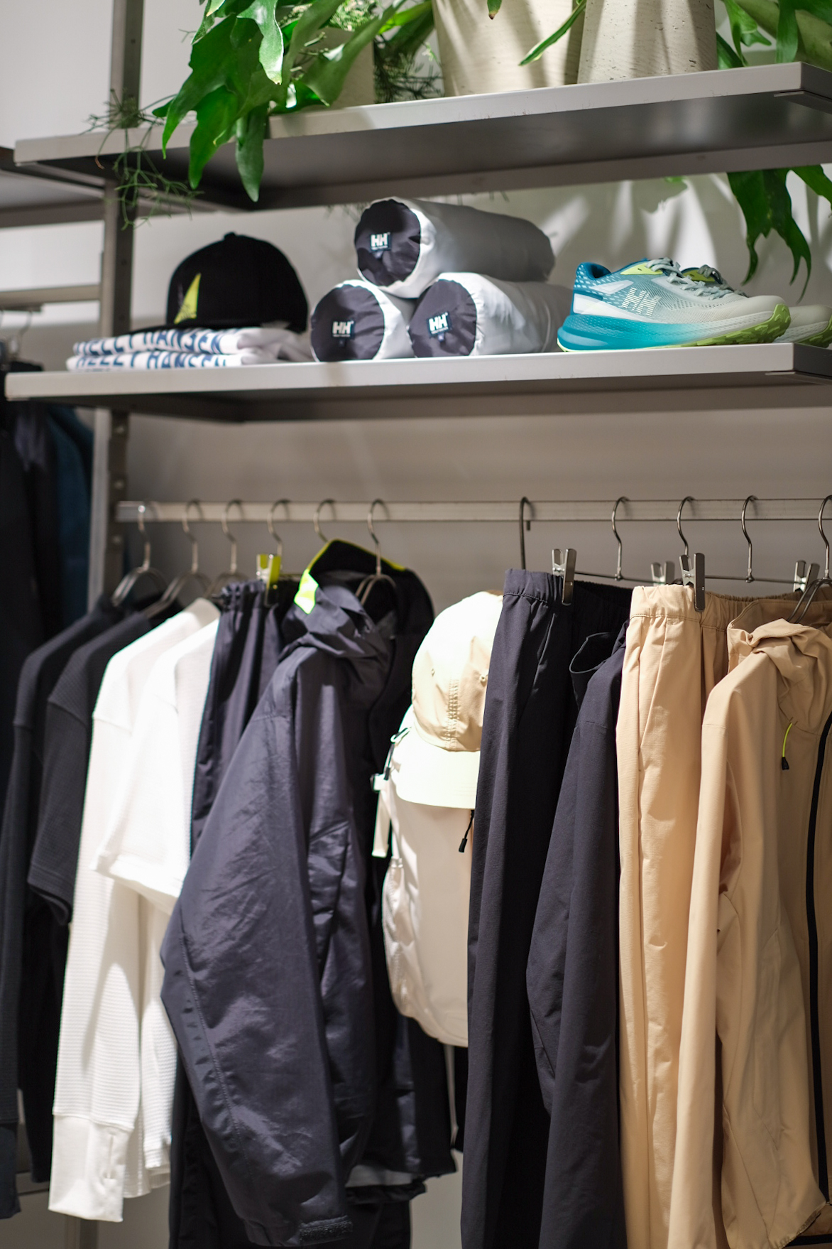 Images HELLY HANSEN (ヘリーハンセン) 原宿