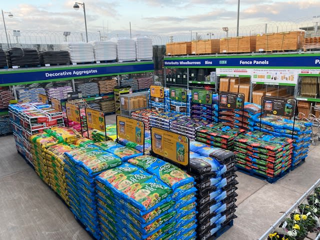B&M's brand new store in Stechford boasts an extensive Garden Centre range; everything from fencing and aggregate, to planters and sheds.