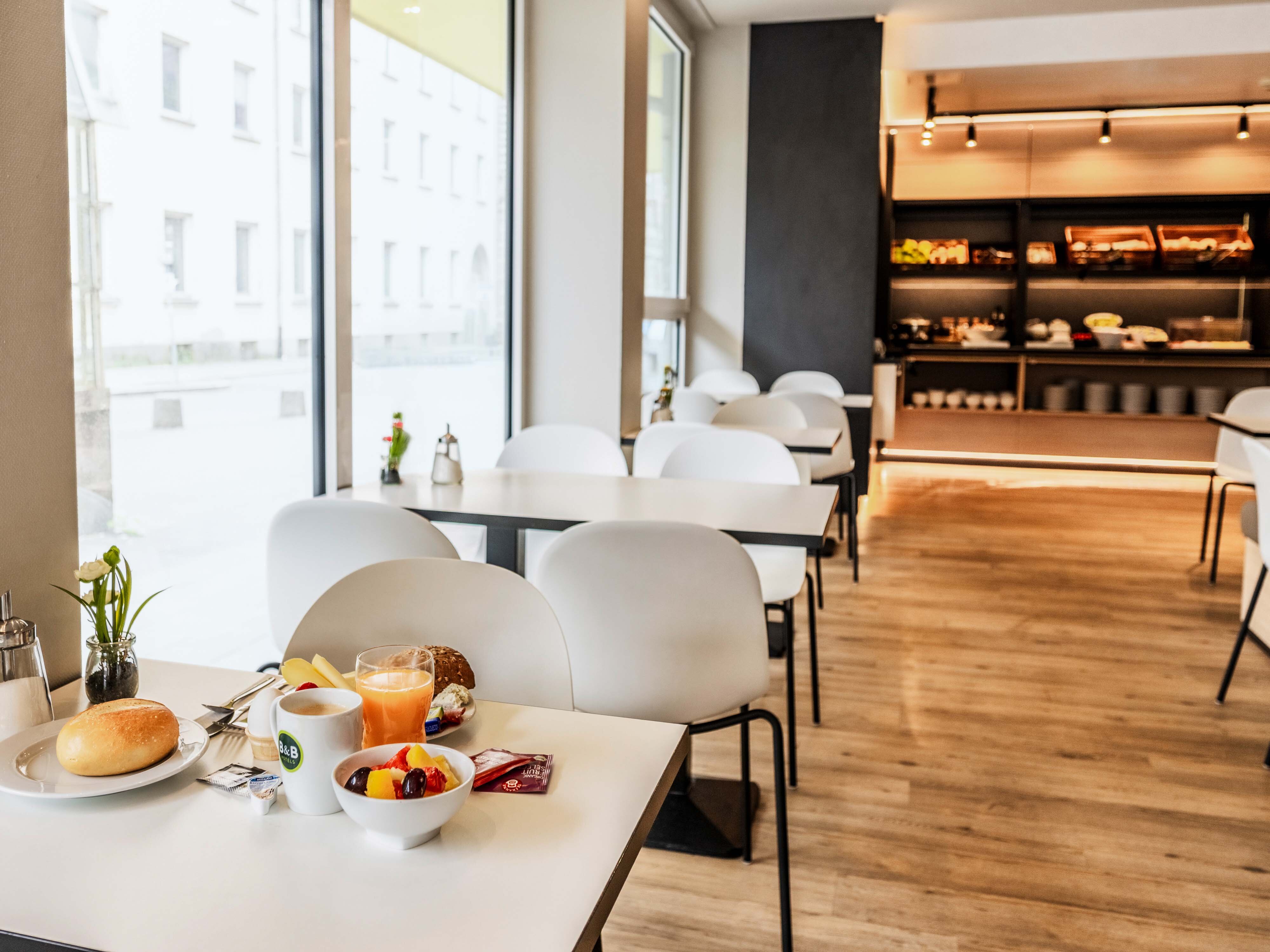 B&B HOTEL Nürnberg-City, Frauentorgraben 37 in Nürnberg