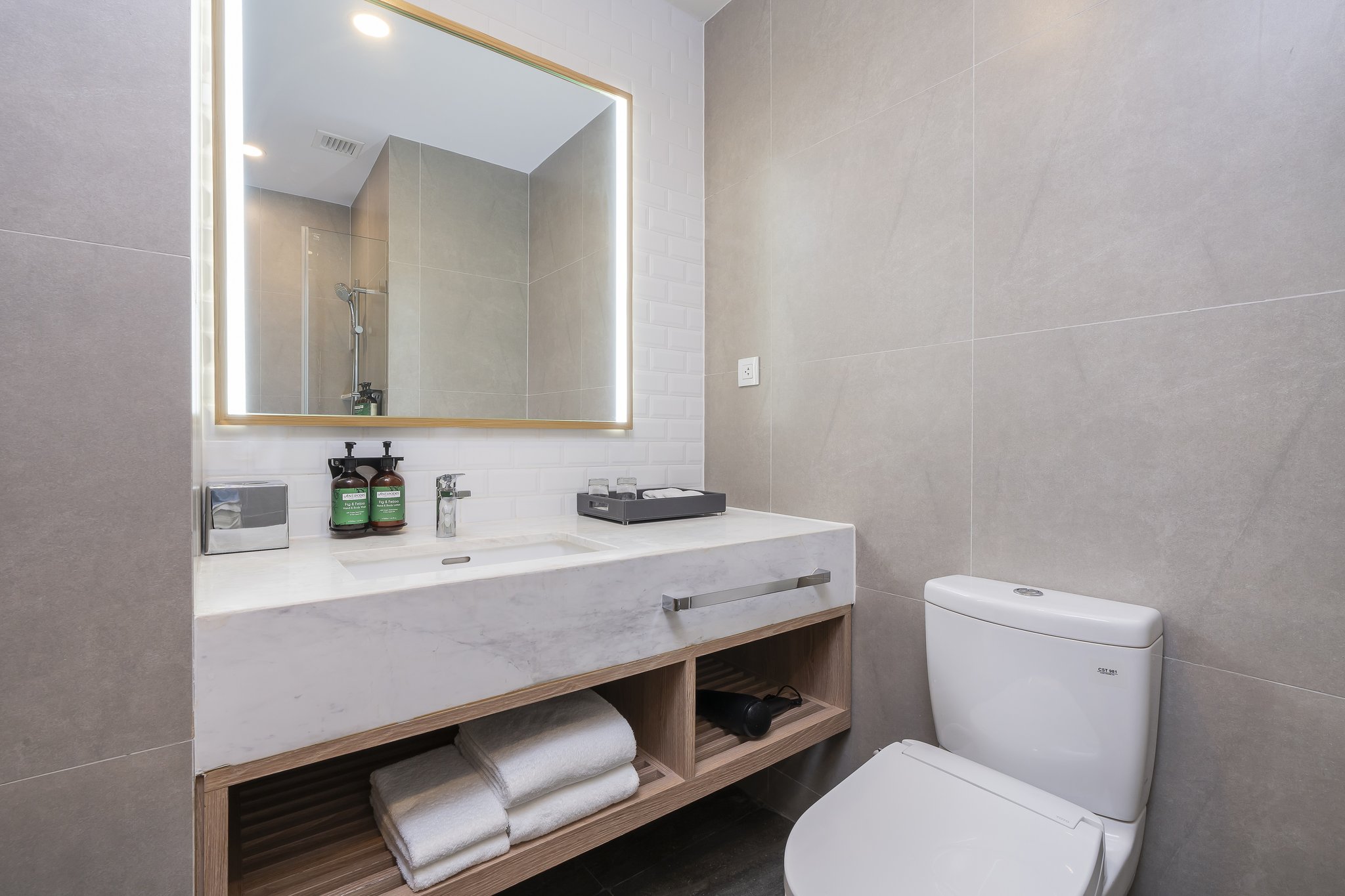 Staybridge Suites Bangkok Thonglor by IHG