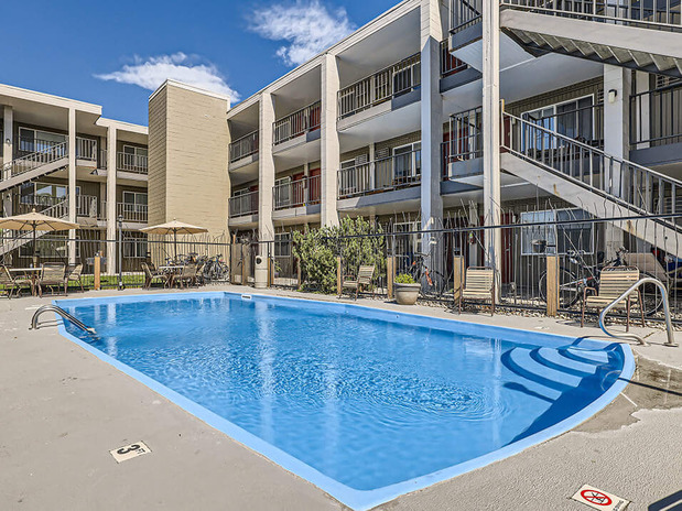 Images Fox Hill Apartments