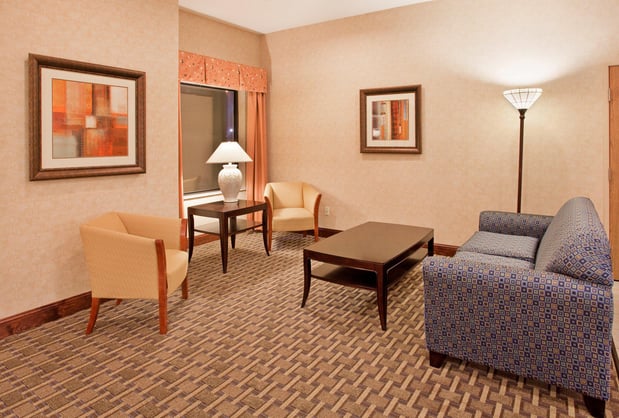 Images Holiday Inn Express & Suites Kansas City-Liberty (Hwy 152) by IHG
