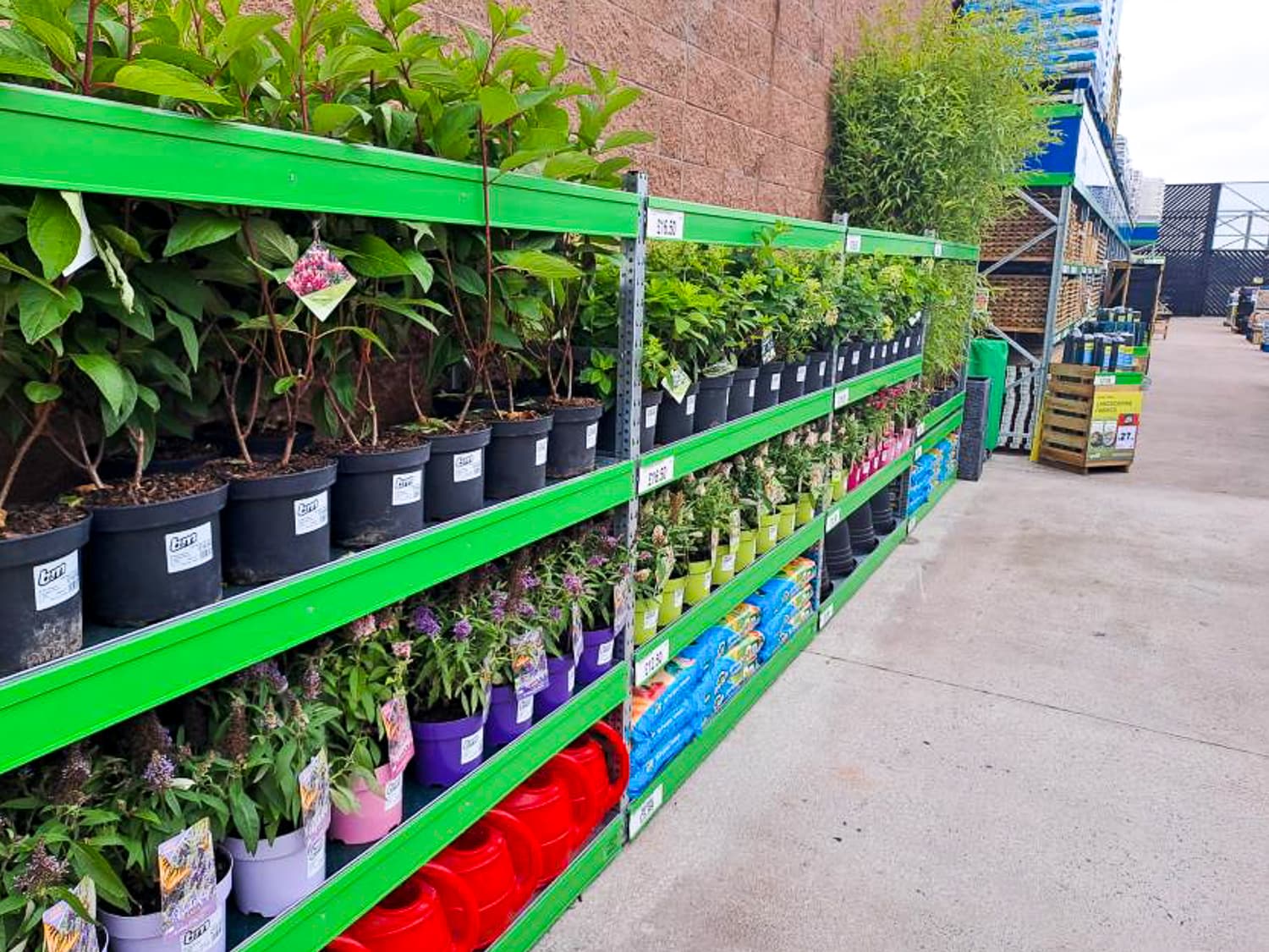 Images B&M Home Store with Garden Centre