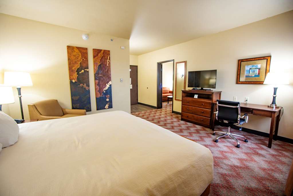 King Suite Best Western Plus Cimarron Hotel & Suites Stillwater (405)372-2878
