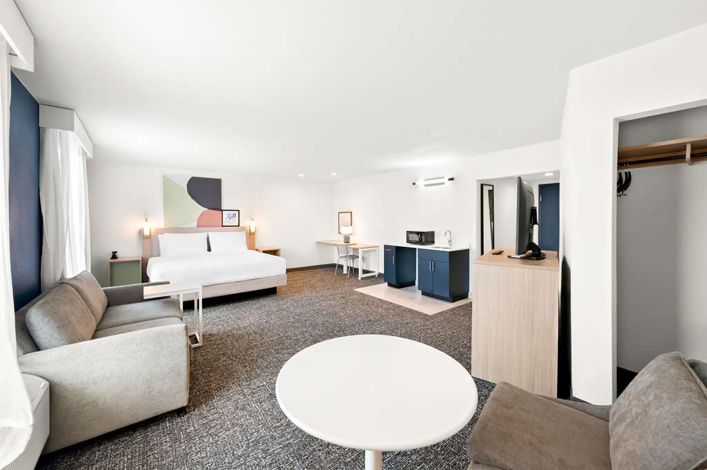 Guest room